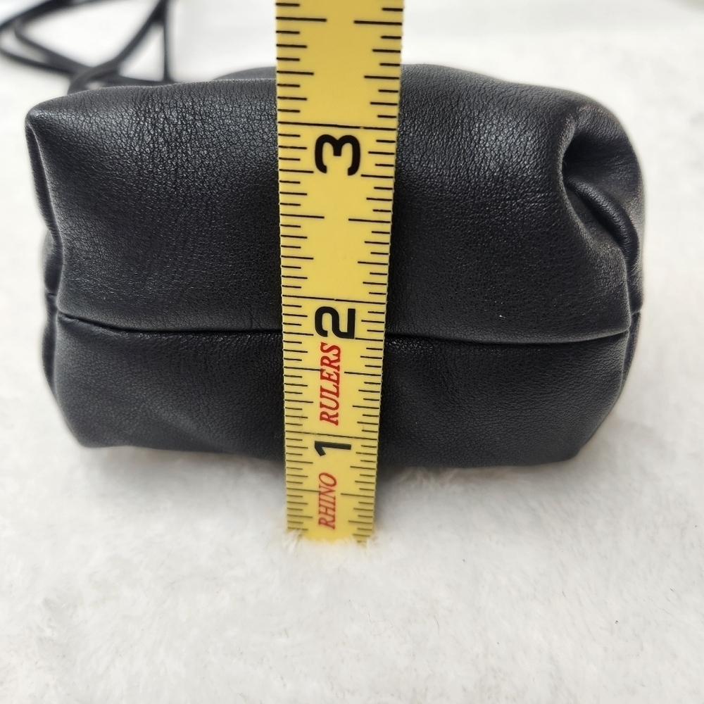 VTG One World By Brighton Black Leather Crossbody Bag with Silver Clasp. - Picture 11 of 14
